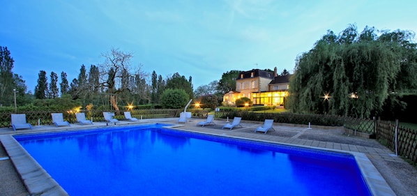 Seasonal outdoor pool