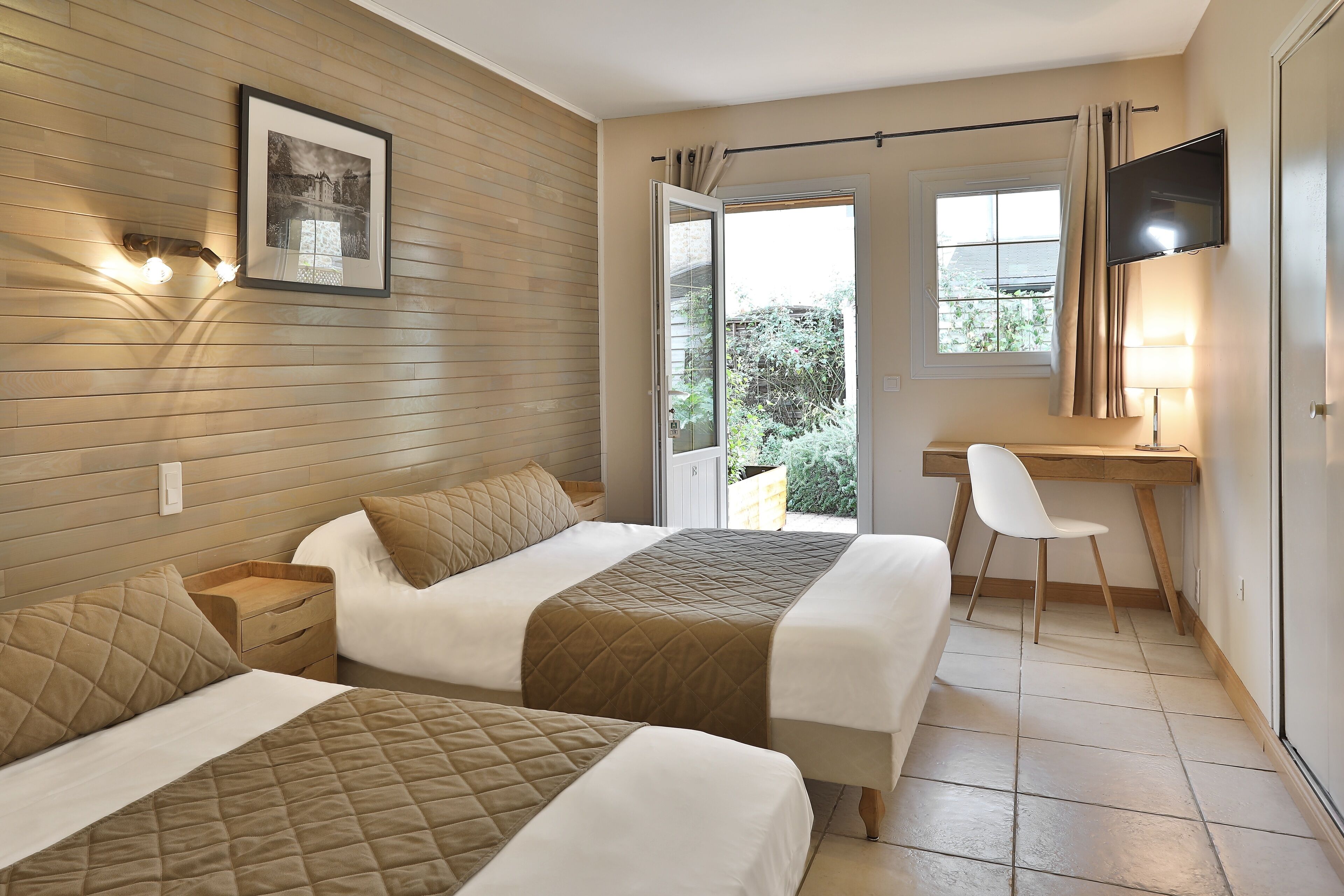 triple room | hypo-allergenic bedding, desk, blackout curtains, free wifi