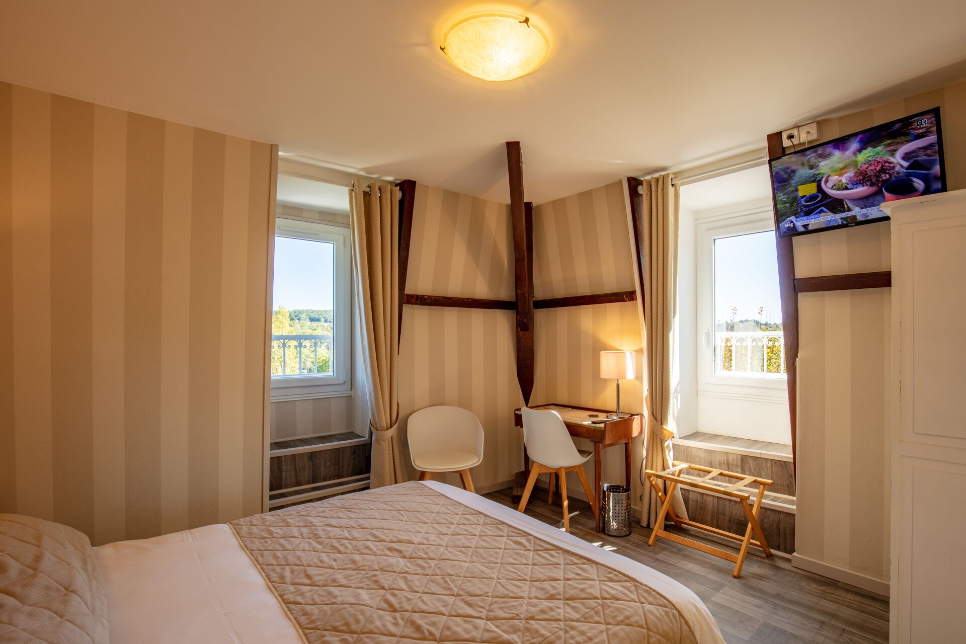 classic double room | hypo-allergenic bedding, desk, blackout curtains, free wifi