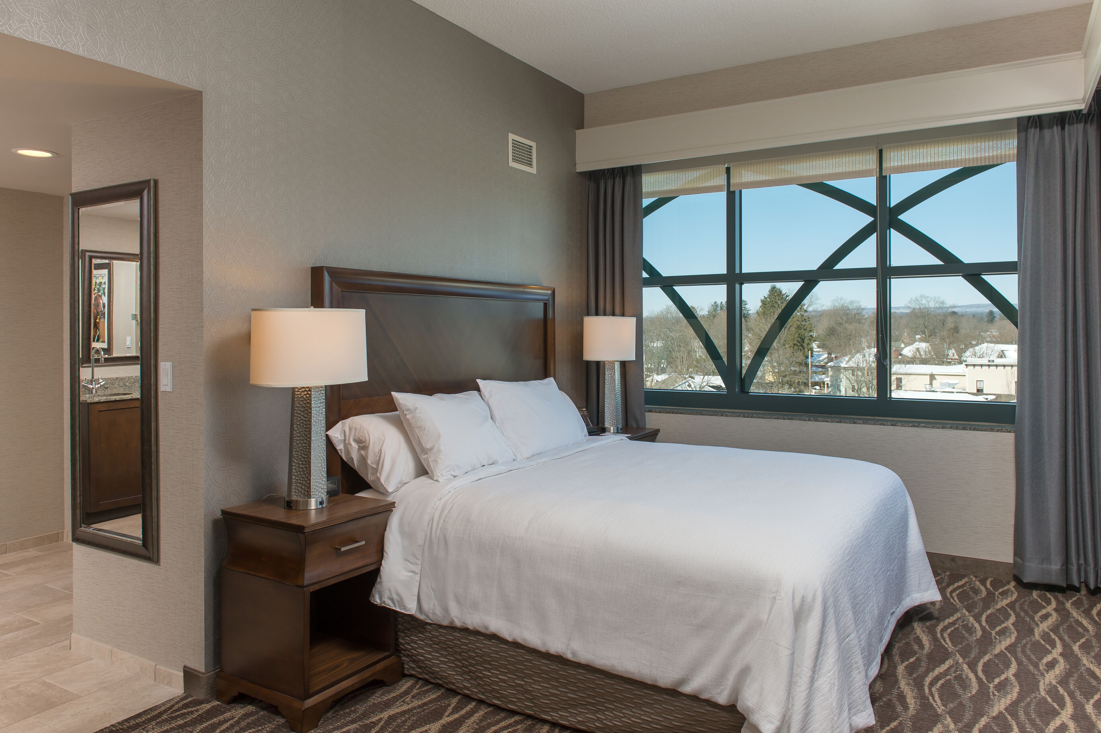 king, studio suite | hypo-allergenic bedding, in-room safe, desk, blackout curtains