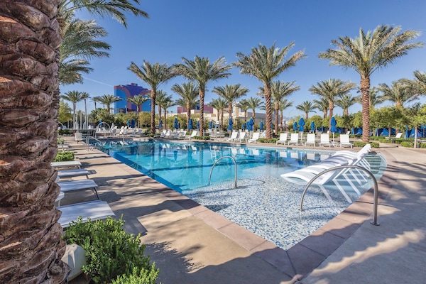 2 outdoor pools, pool cabanas (surcharge), pool loungers