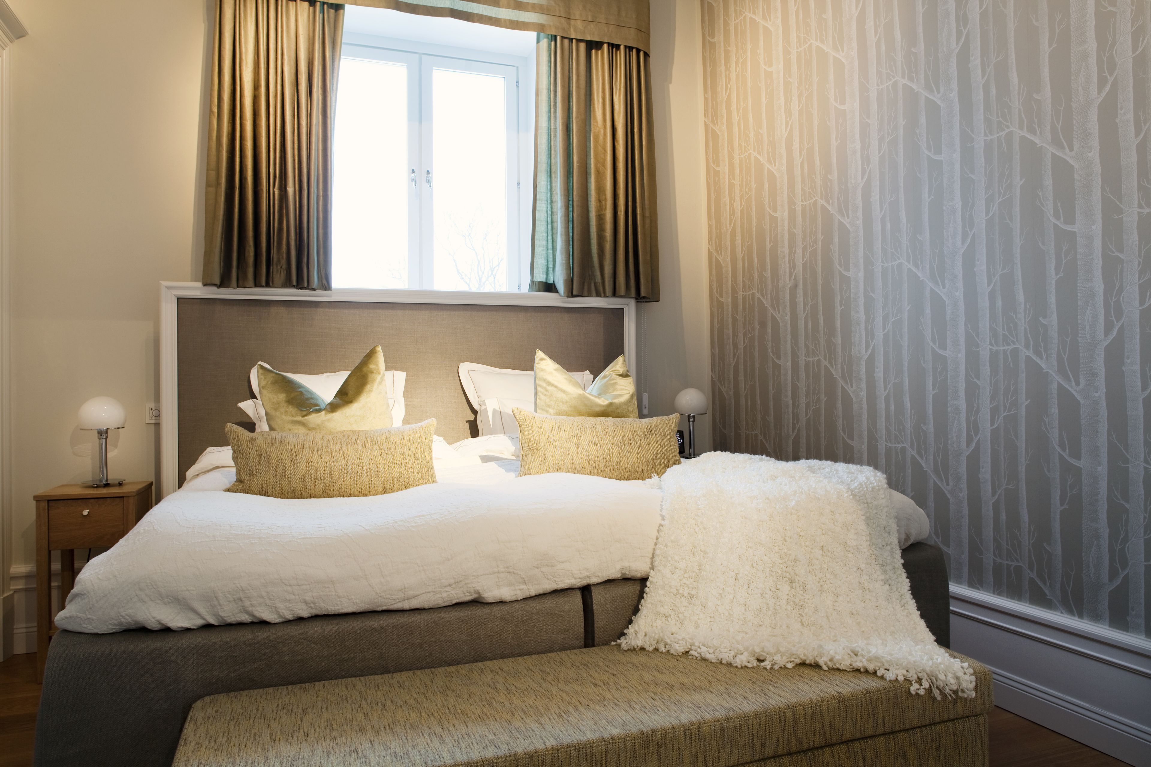 premium suite | minibar, in-room safe, desk, soundproofing