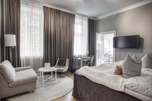 Minibar, in-room safe, desk, soundproofing - Hotel Villa Anna (Uppsala)