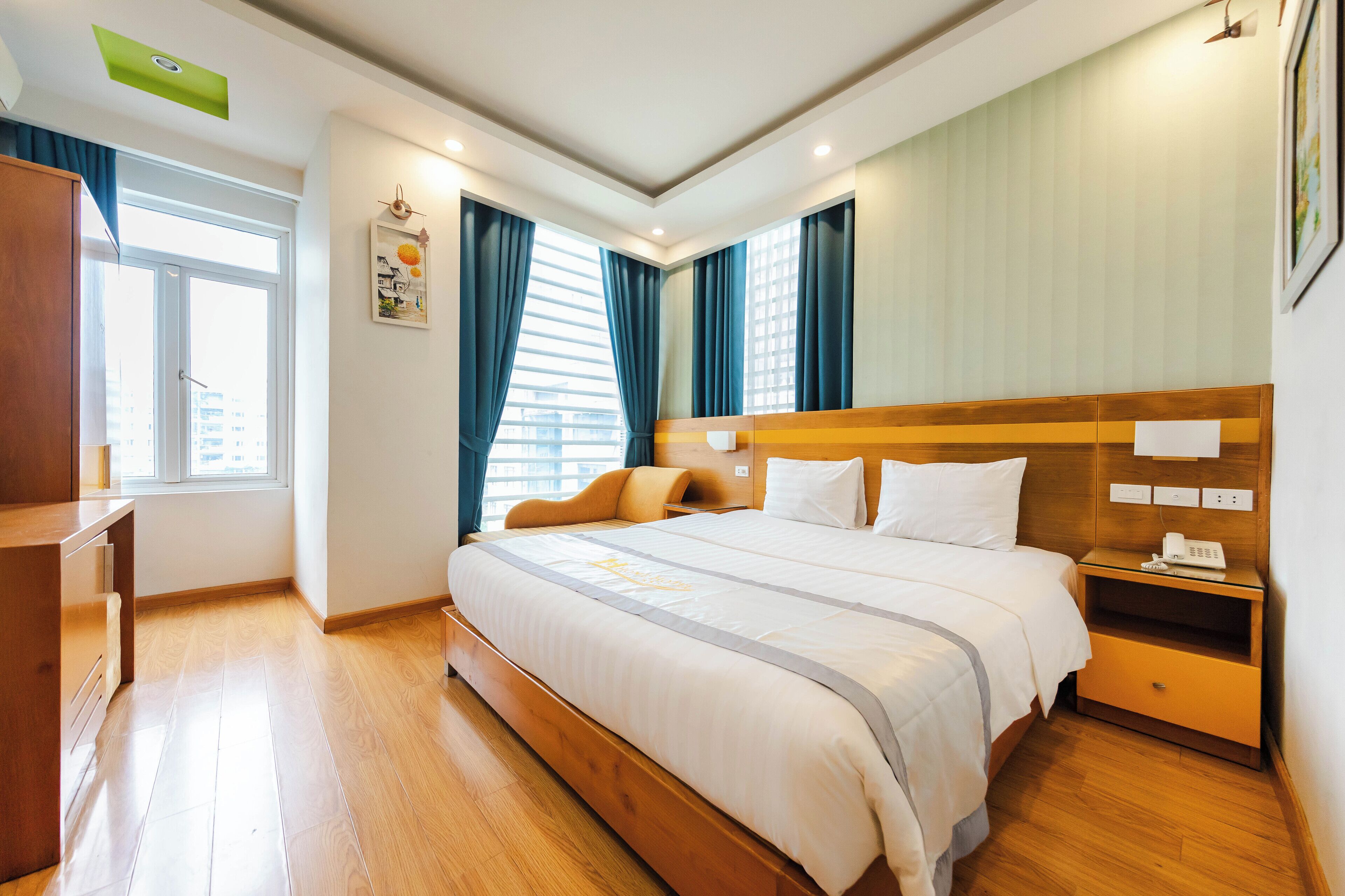 Standard dubbelrum | 1 sovrum, minibar, värdeförvaringsskåp på rummet och skrivbord