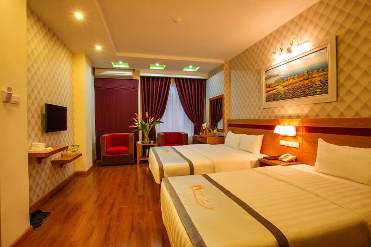 Family Room | 1 bedroom, premium bedding, down comforters, memory foam beds