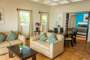 Suite Confort, 1 habitación, cocina, vistas a la playa | Zona de estar