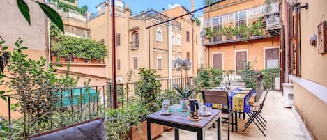 Deluxe Apartment, 3 Bedrooms, Terrace, City View (4 bathrooms) | Terrace/patio