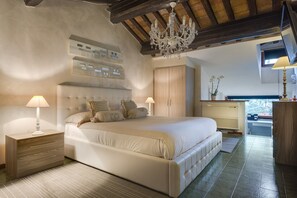 Apartment, 1 Bedroom, Terrace | Frette Italian sheets, premium bedding, down comforters, pillowtop beds - Tritone Top House (Rome)