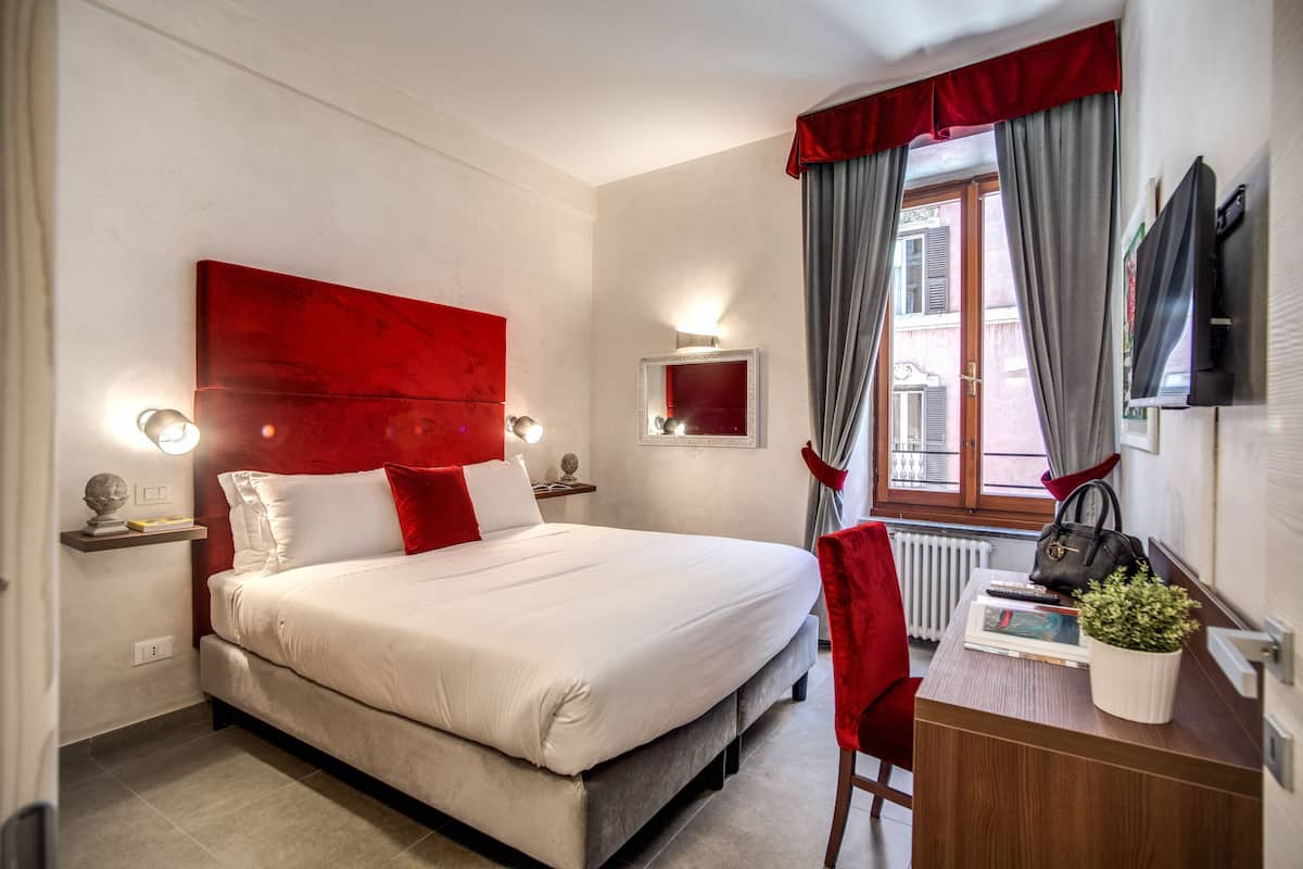 Deluxe Apartment | Frette Italian sheets, premium bedding, down comforters, pillowtop beds