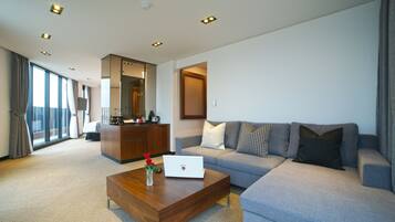 Premium bedding, blackout drapes, free WiFi, bed sheets