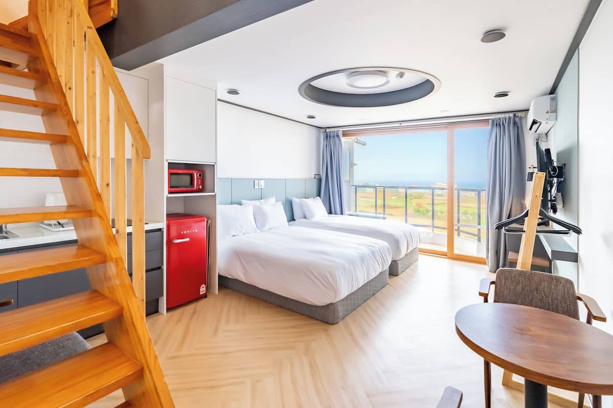 Eco Duplex | 1 bilik tidur, peralatan tempat tidur premium, meja