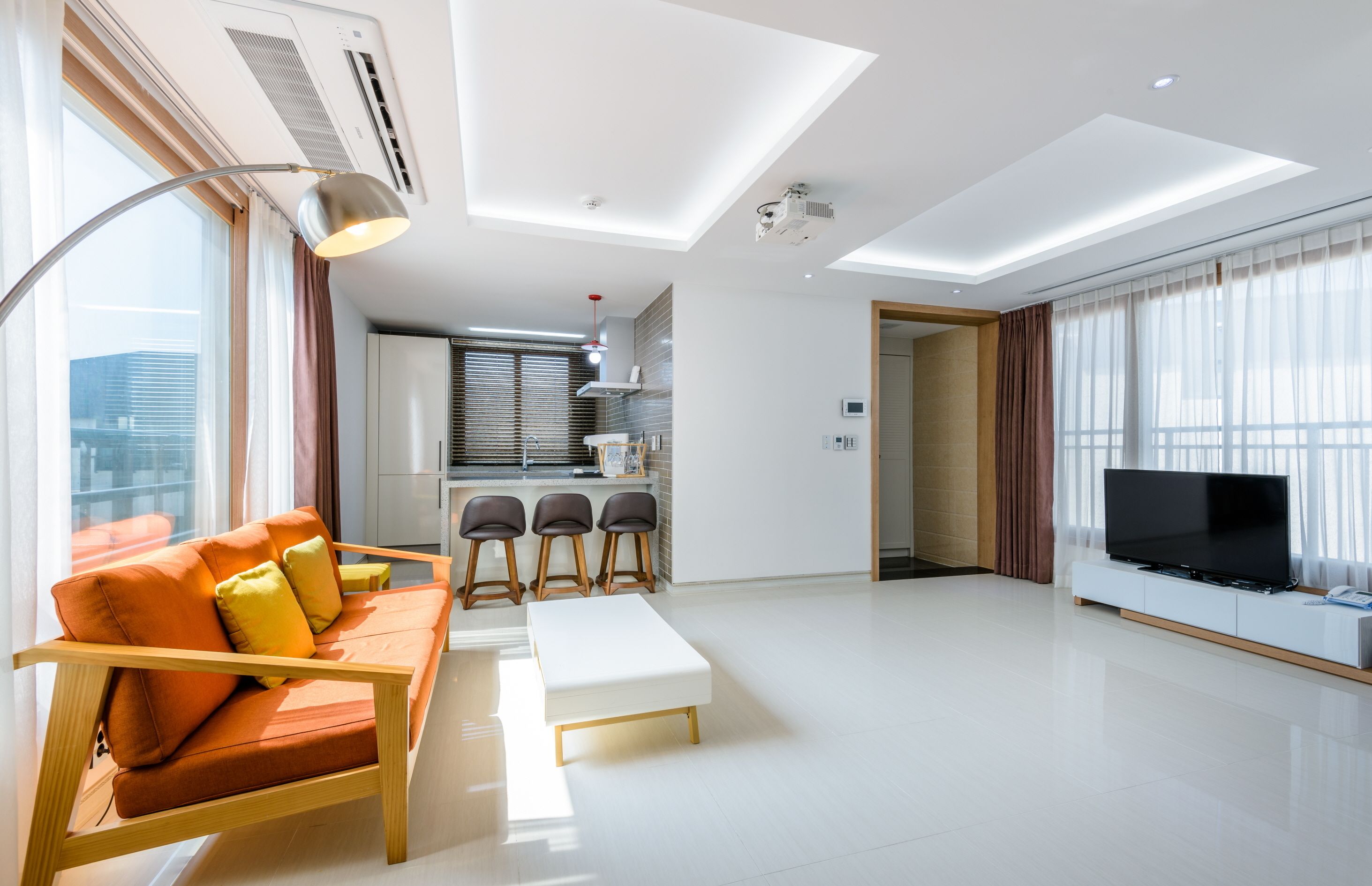 40-inch led tv with digital channels, tv, heated floors