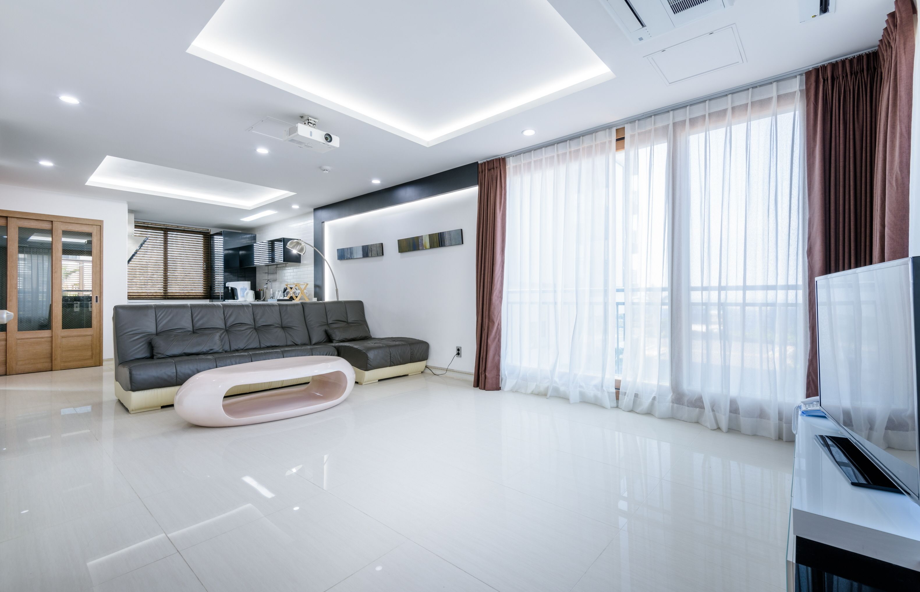 40-inch led tv with digital channels, tv, heated floors