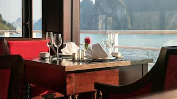 Se sirven desayunos, almuerzos, cenas y cocina internacional