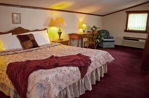 Master Suite | Desk, blackout drapes, soundproofing, iron/ironing board - Bavarian Inn Lodge & Restaurant (Eureka Springs)