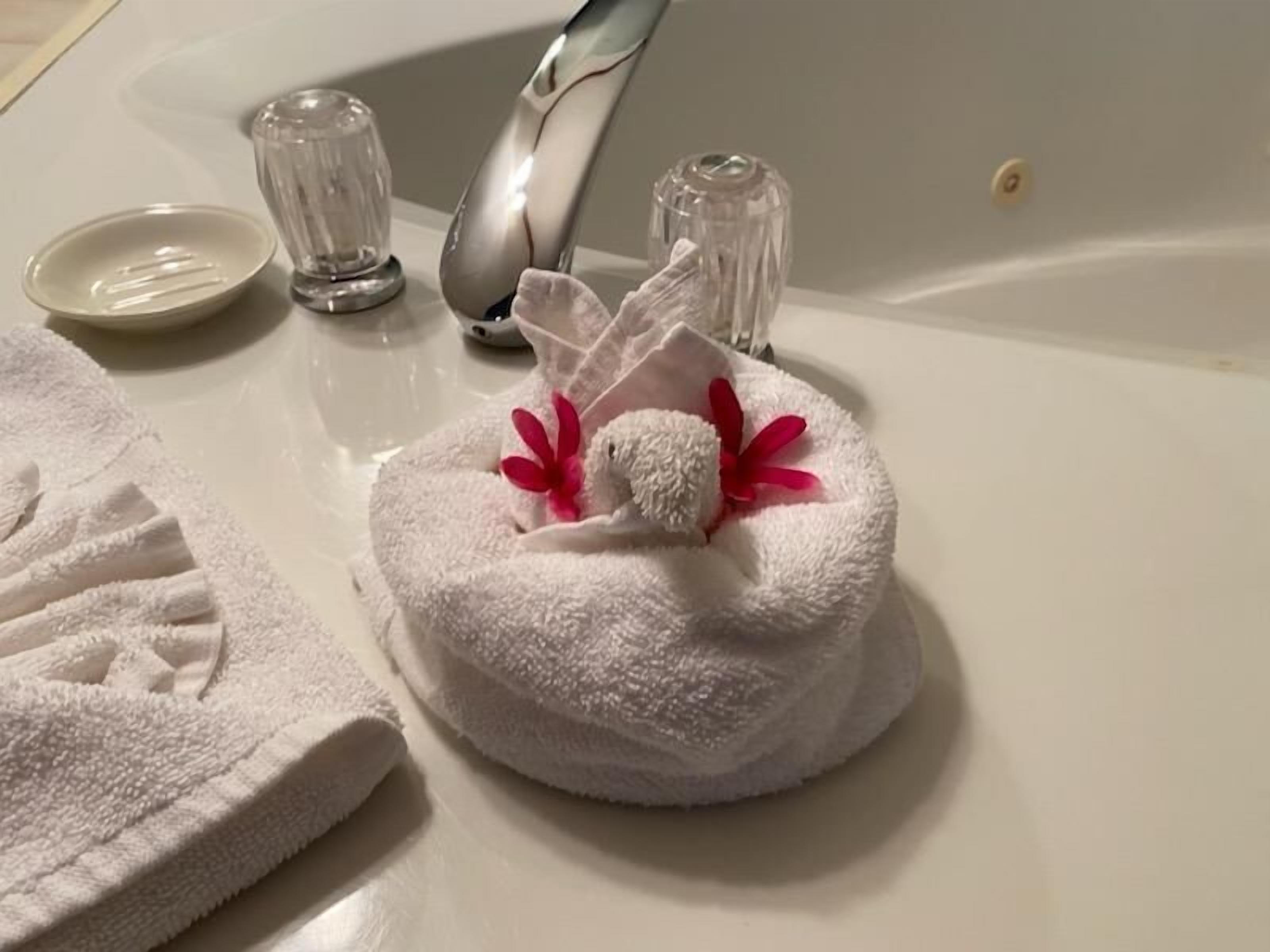 master suite | bathroom | free toiletries, hair dryer, towels, soap