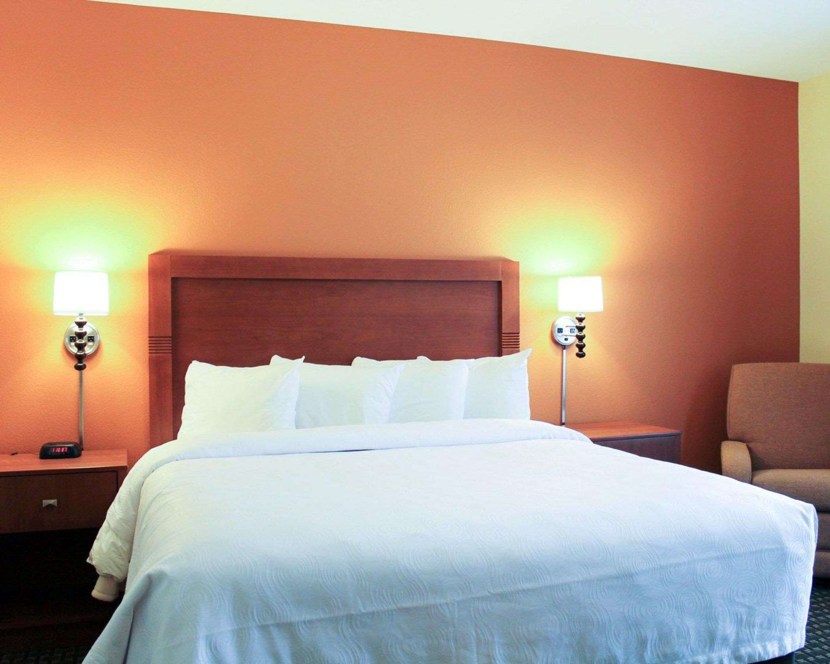 desk, iron/ironing board, free cots/infant beds, rollaway beds