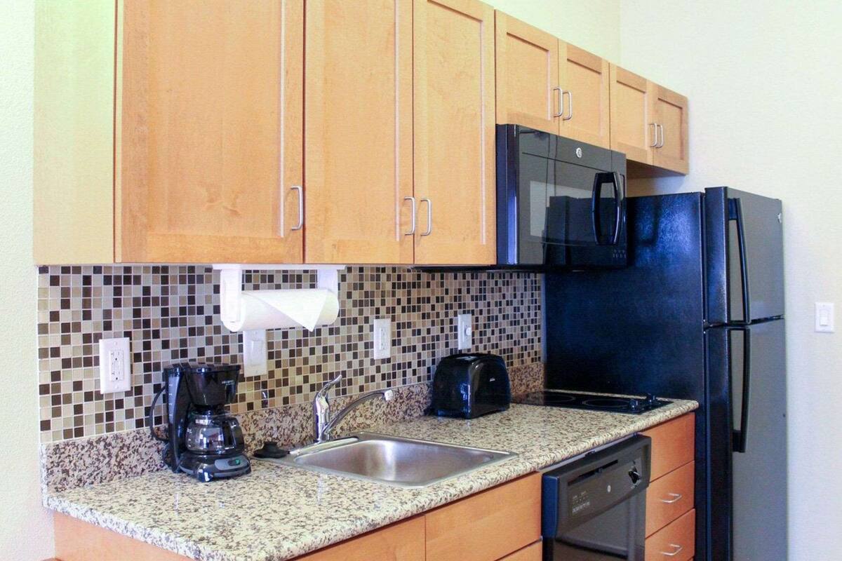 desk, iron/ironing board, free cots/infant beds, rollaway beds