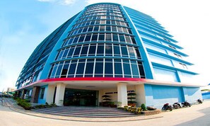 Front of property - Shwe Phyu Hotel (Mandalay)