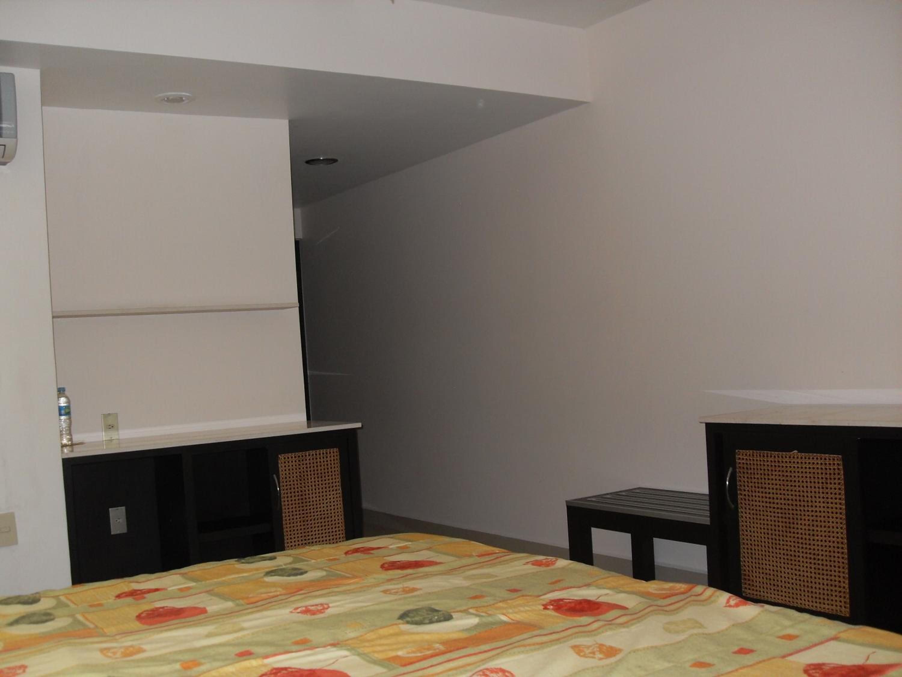 In-room safe, desk, iron/ironing board (on request)