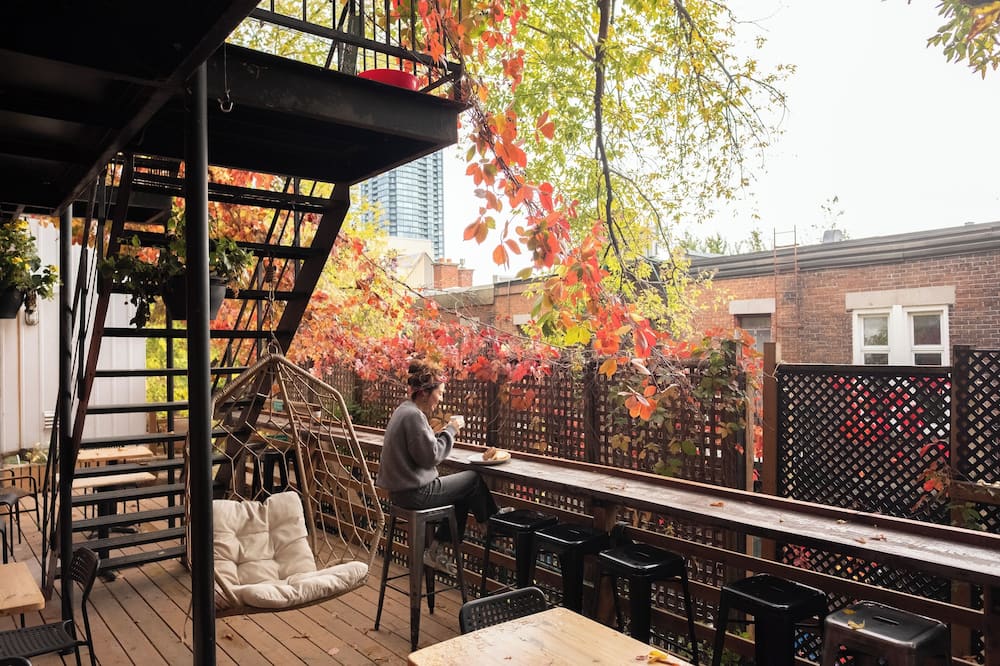 Auberge Saintlo Montréal - Hostel