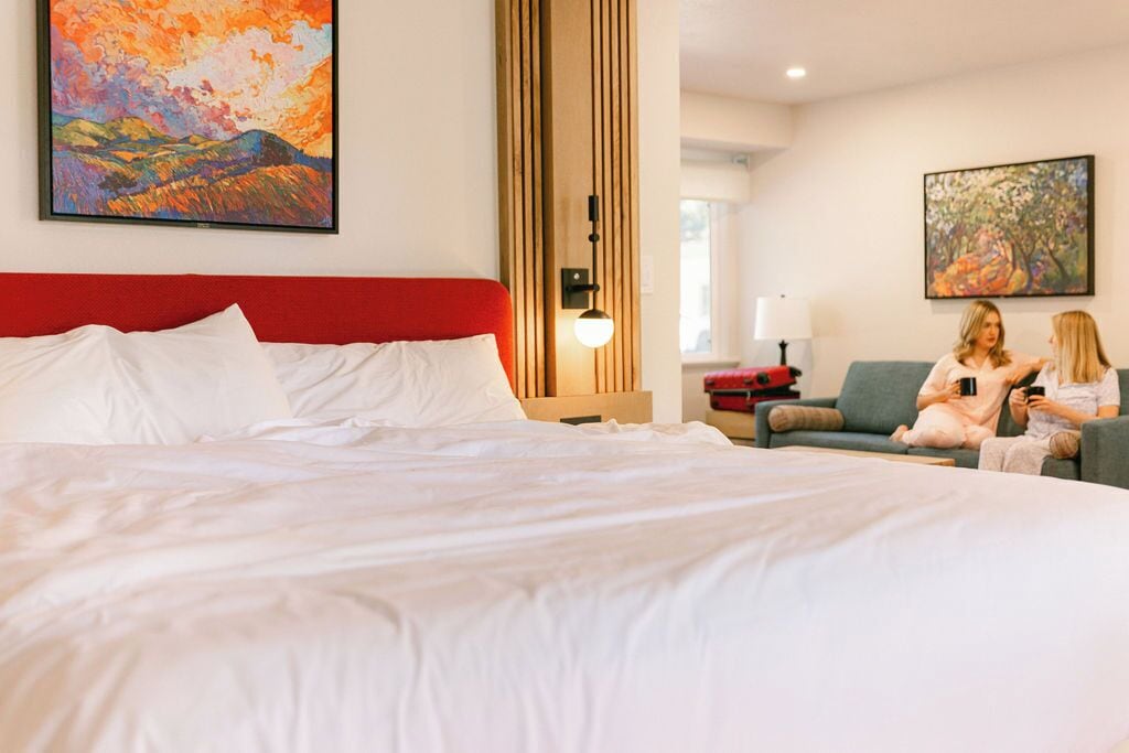 Chambre Premium, en bord de piscine | Coin séjour