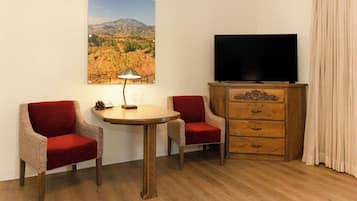 Hypo-allergenic bedding, soundproofing, iron/ironing board, free WiFi
