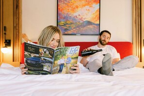 Premium Room, 1 King Bed, Poolside | Hypo-allergenic bedding, iron/ironing board, free WiFi, bed sheets