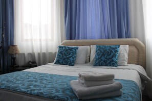 Superior-Doppelzimmer, Balkon | Zimmersafe, schallisolierte Zimmer, kostenloses WLAN, Bettwäsche