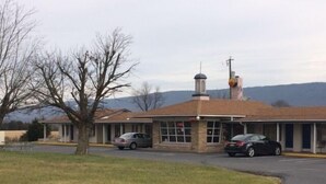 Front of property - Budget Inn New Market (New Market)