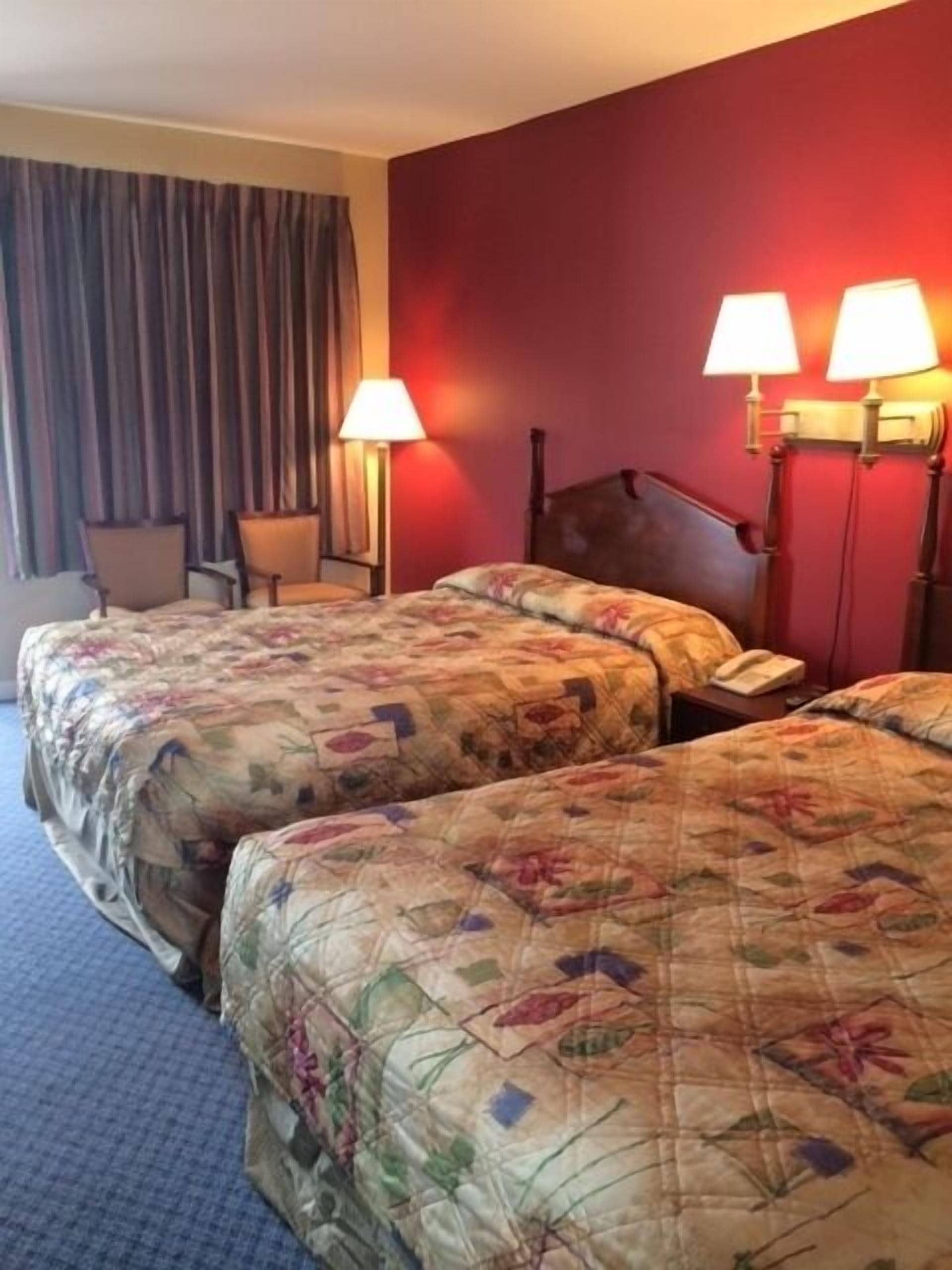 Double Room, 2 Double Beds, Smoking | Free WiFi