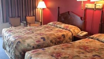 Double Room, 2 Double Beds, Smoking | Free WiFi