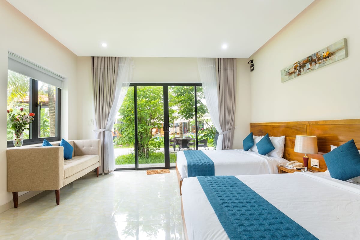 Family Villa, Pool View | Egyptian cotton sheets, hypo-allergenic bedding, pillowtop beds, minibar