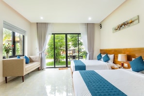 Family Villa, Pool View | Egyptian cotton sheets, hypo-allergenic bedding, pillow-top beds - Aquarium Villa (Hoi An)