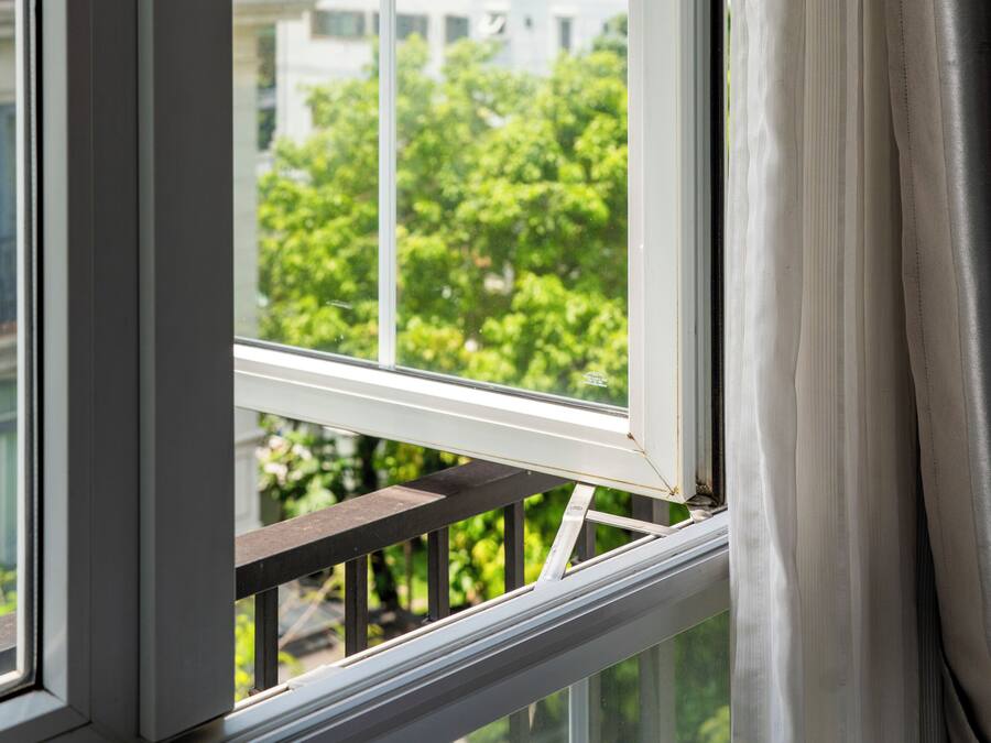 In-room safe, desk, soundproofing, free WiFi