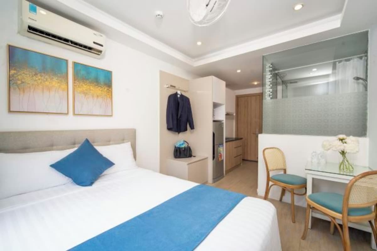 In-room safe, desk, soundproofing, free WiFi
