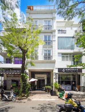 Mặt tiền nơi lưu trú