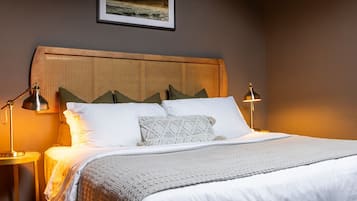Loft, 1 King Bed with Sofa bed (Stairs Required) | Egyptian cotton sheets, premium bedding, soundproofing