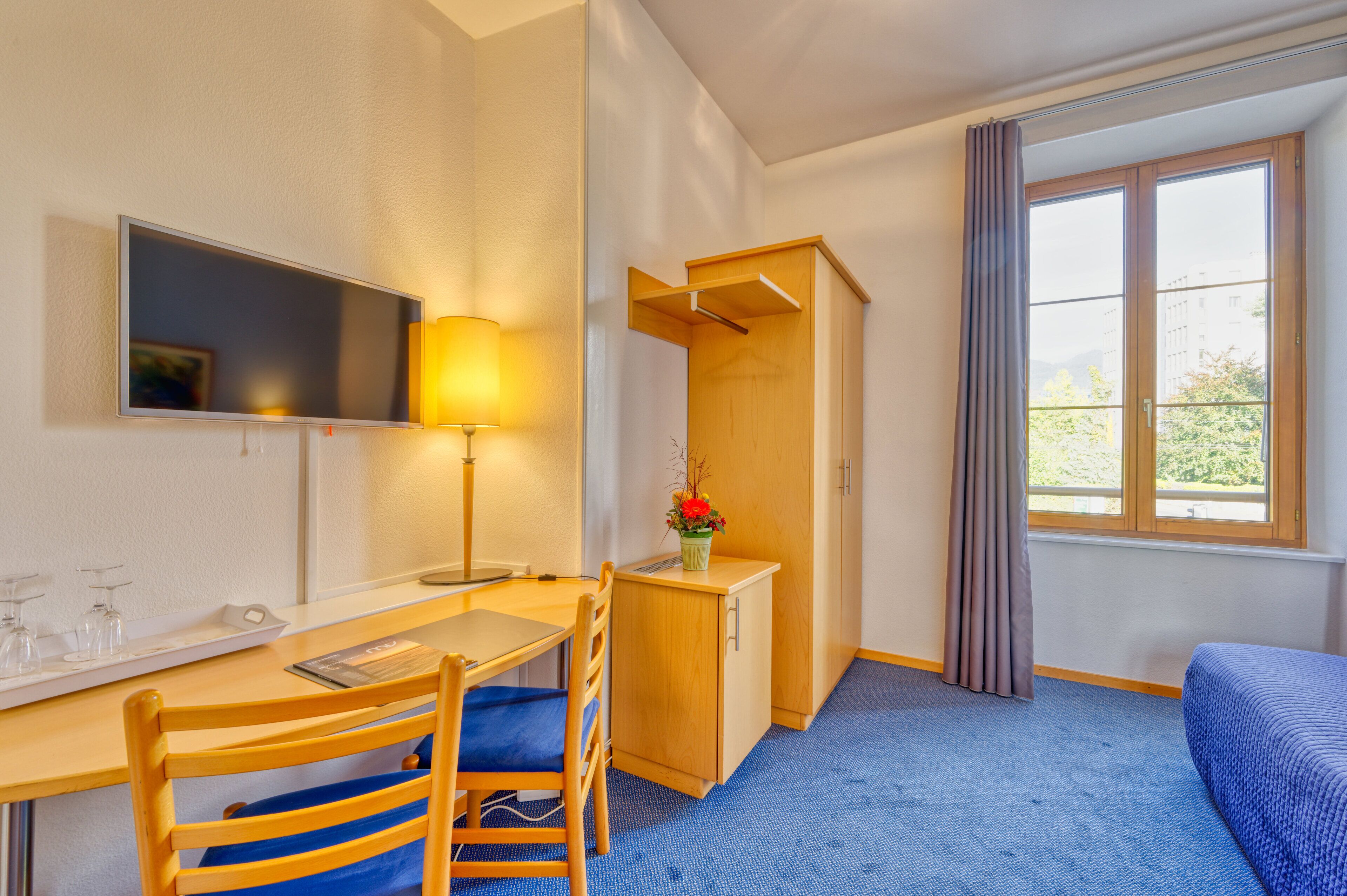 standard double or twin room | 1 bedroom, minibar, in-room safe, desk