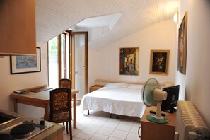 Studio Classique, 1 chambre, coin cuisine, vue montagne