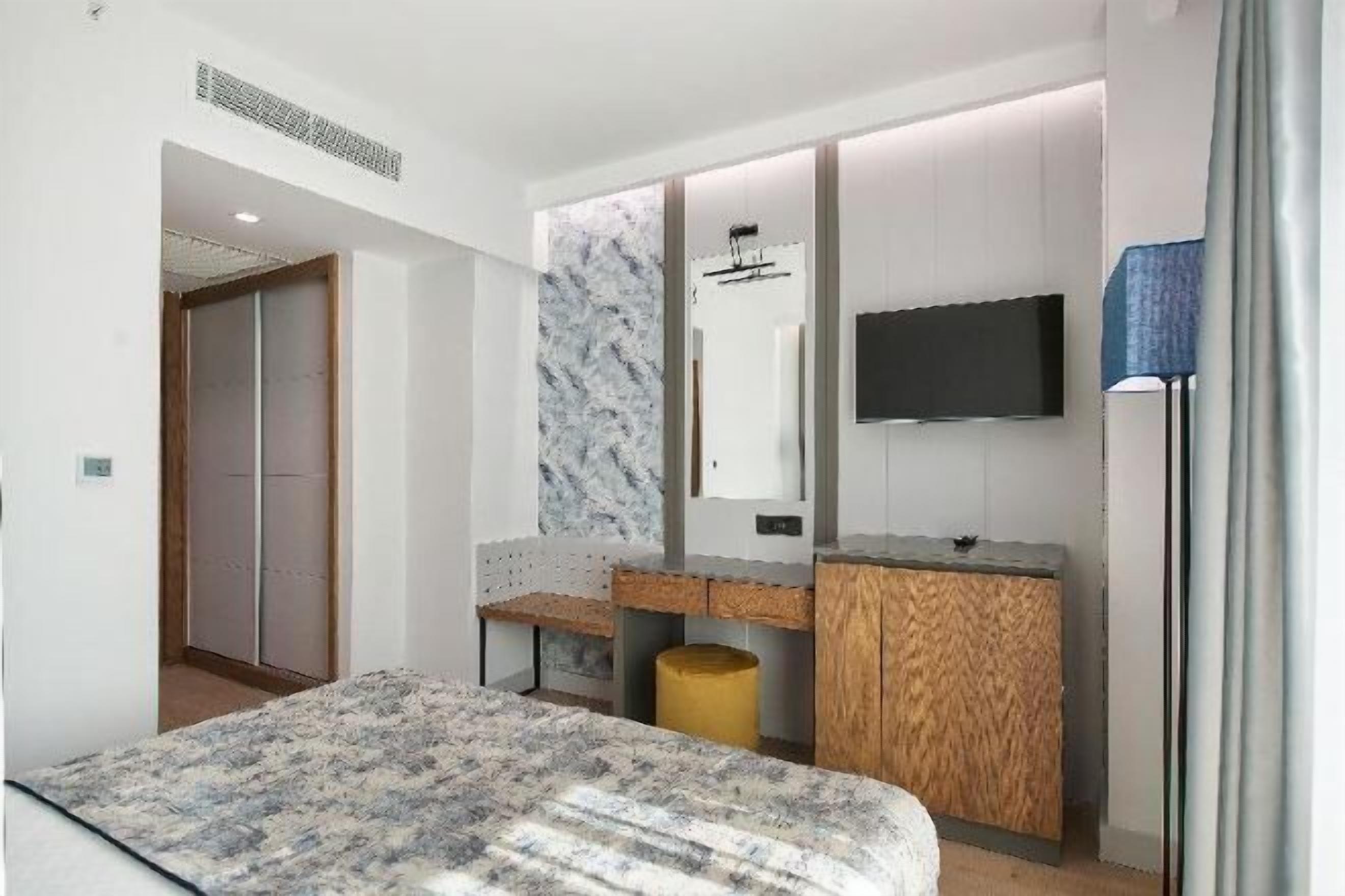 Minibar, coffres-forts dans les chambres, Wi-Fi gratuit, draps fournis