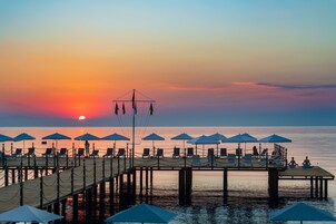 Private beach, sun loungers, beach umbrellas, beach towels