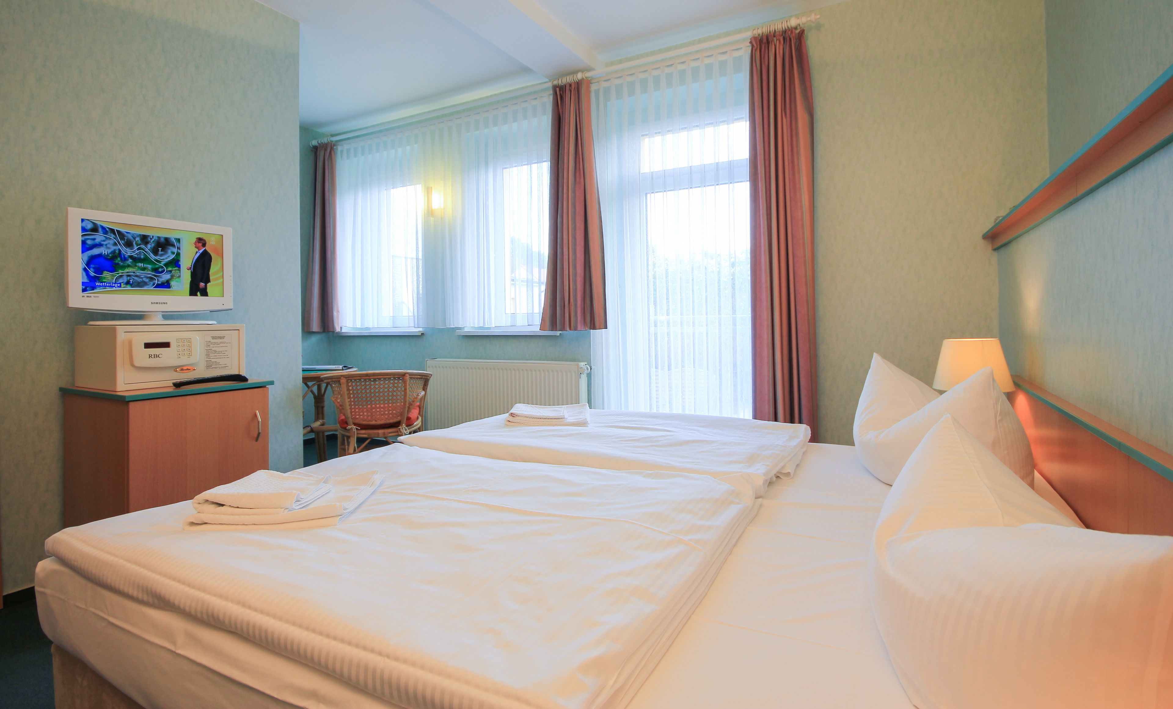 Appartementhaus Zum Strandkorb in Kuehlungsborn Find Hotel Reviews