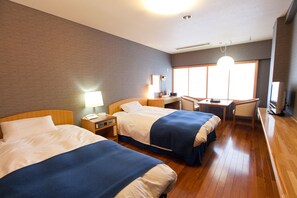 Habitación estándar con 2 camas individuales, fumadores | Caja fuerte, tabla de planchar con plancha, wifi gratis y ropa de cama