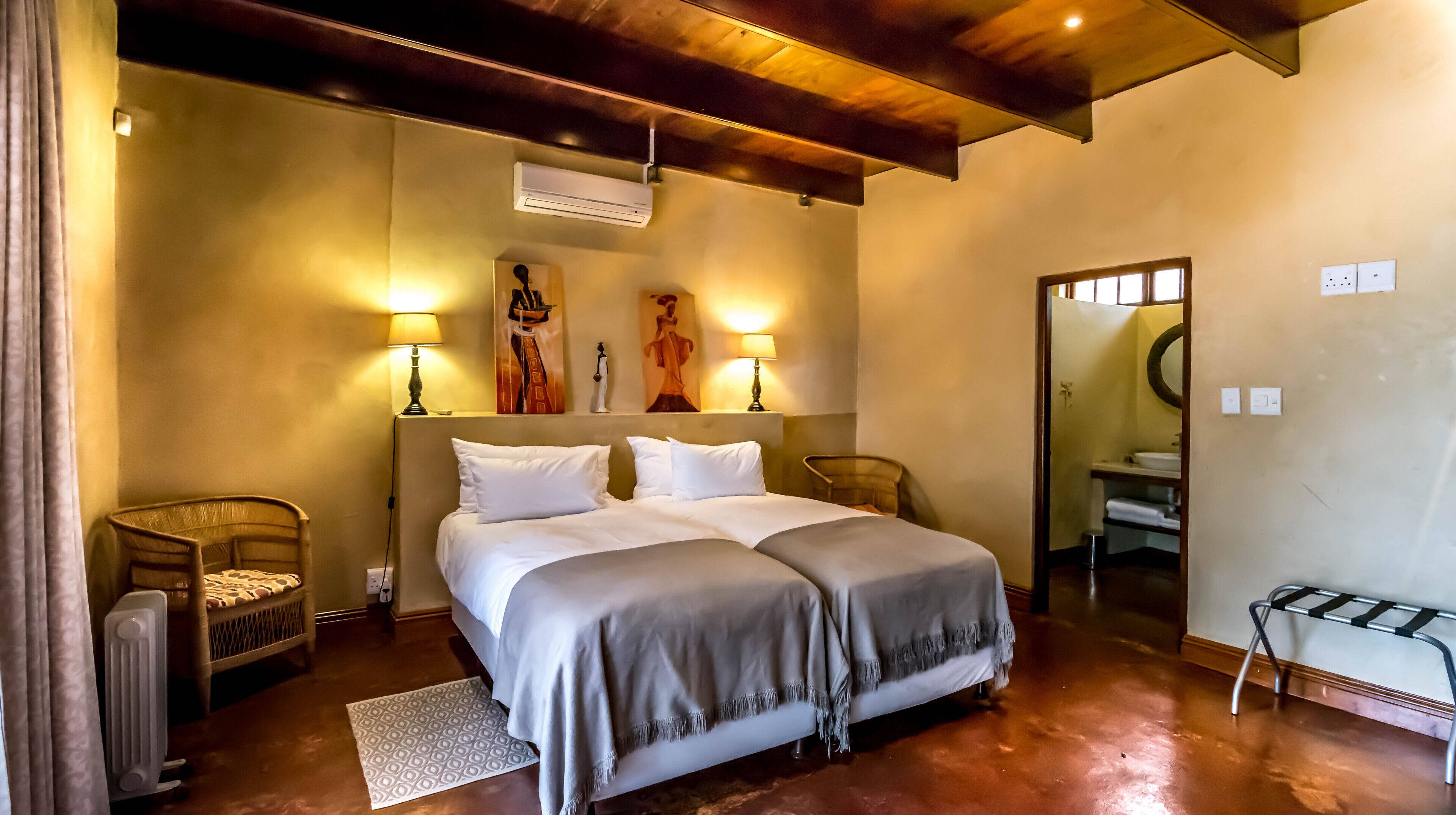 Luxury Room (at the Barnyard) | Egyptian cotton sheets, premium bedding, pillow-top beds, in-room safe