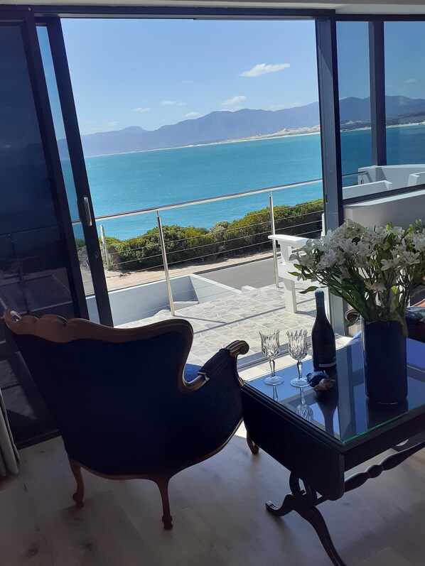 Chambre Double Luxe, balcon, vue mer | Vue de la chambre