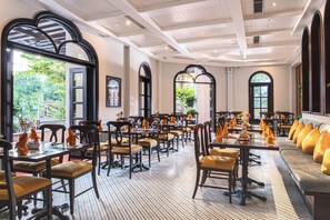 Se sirven desayunos y cocina vietnamita 