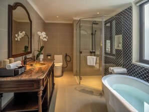 Senior Residence Suite (Free daily 30 mins massage per pax) | Bathroom | Designer toiletries, hair dryer, bathrobes, slippers - Little Residence. A Boutique Hotel & Spa (Da Nang)