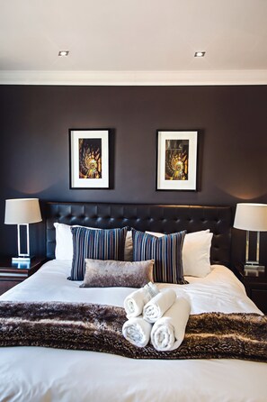 Apartament, 1 dormitori | Habitacions insonoritzades, planxa i posts de planxar i wifi gratuïta 