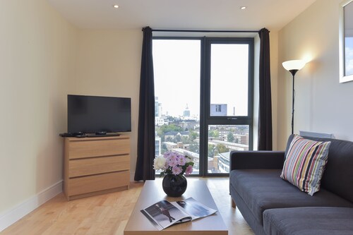 Storm Níké Apartments